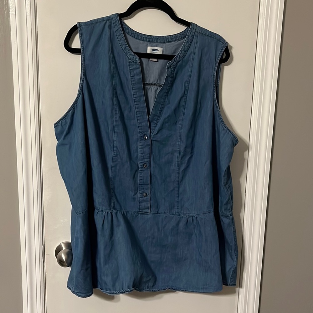 Chambray sleeveless top